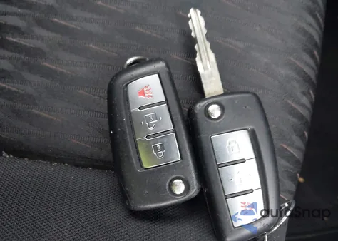 2017 Nissan Rogue S z USA, uszkodzony, nr VIN KNMAT2MV1HP571836